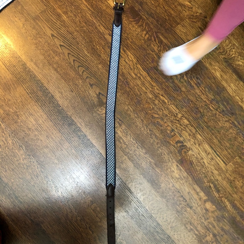 Vineyard vines belt